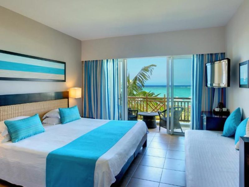 Deluxe Beachfront Room | Pearle Beach Resort & Spa
